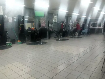 Tia Peluca's Beauty Salon