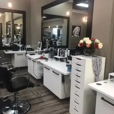 Salon At May's Chapel