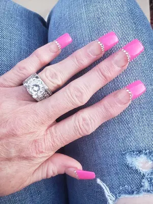 Davis Nails