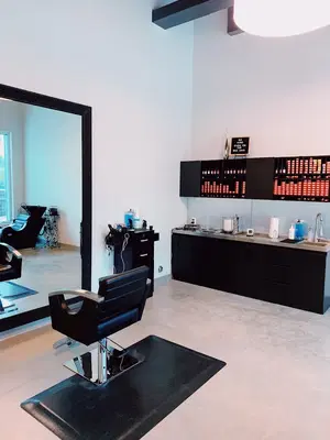 Lilly Maritza Salon