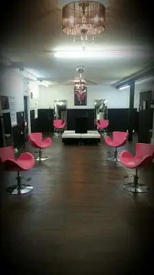 BLOWN 25 hair salon