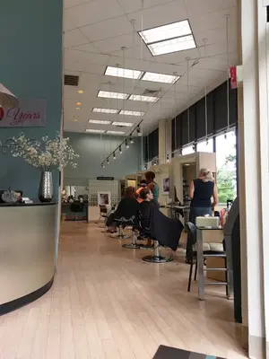 Headlines Hair Designers