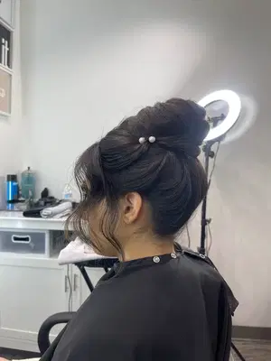 LIPSTICKSANDHAIR, Hair & Makeup Studio