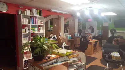 Esmeralda's Unisex Salon
