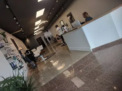 Lucky Star Salon