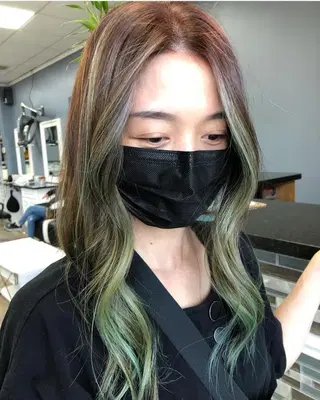 U II Hair Salon