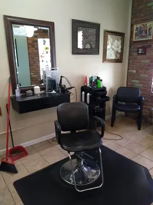 Salon on Oak Street