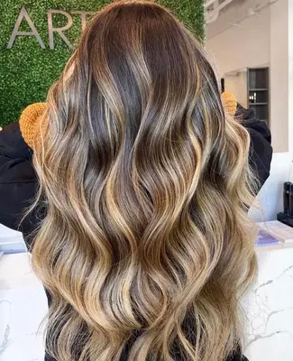 Artisté Salon