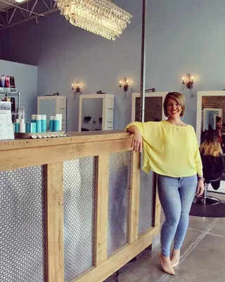 Parlour 7 Salon