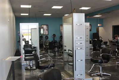 Salon Brea