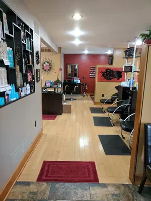 Riah Salon