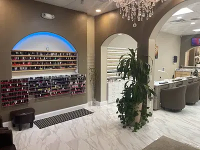 Lux Nails & Spa