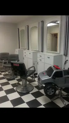 Mel's Salon & Barber Shop