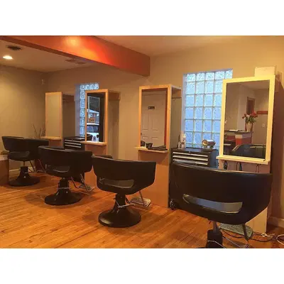 Wolf Beauty Salon