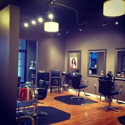 Tralise Salon