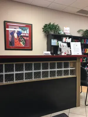 R Place Salon