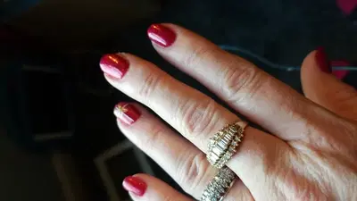T L Nail Salon