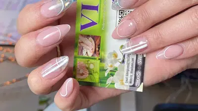 VI Nails