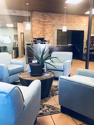 Rue 48 Salon - Duluth