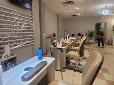 Lux Nails and Spa