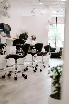 Beaute’ Contour Nail Lounge