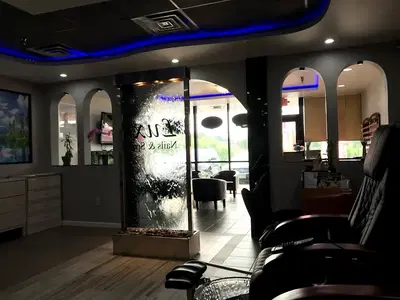 Lux Nails Spa