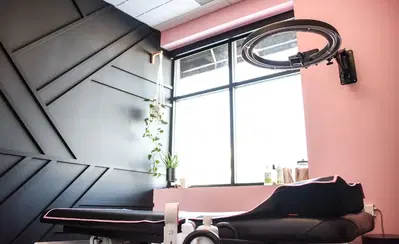 Izzy's Glam Bar LLC