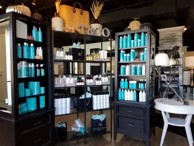 Tangles and Co Salon