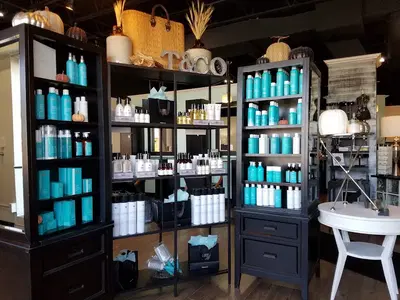 Tangles and Co Salon