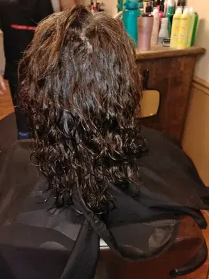 MarShels Hair & Nail Studio