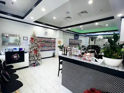 ME NAIL BAR