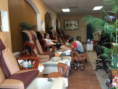 Miss Nails