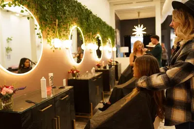 Foxy Boss Salon