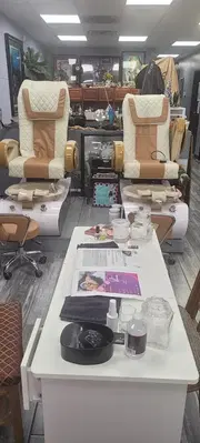 Too Blonde Family Salon