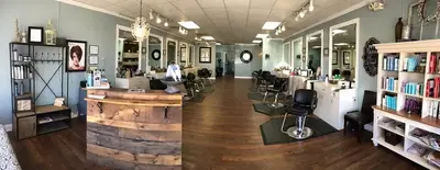 Tangles Salon