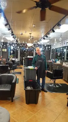 Hairlines Salon