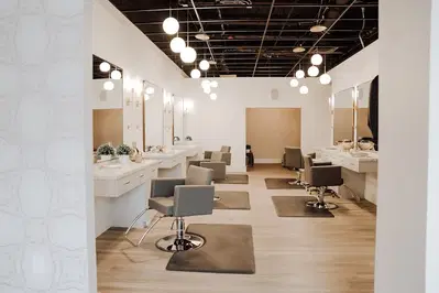Sitting Pretty Salon
