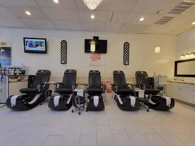Luxury Nails & Spa