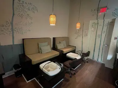 VanDavis Salon + Spa