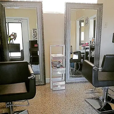 Metro Chic Salon & Boutique
