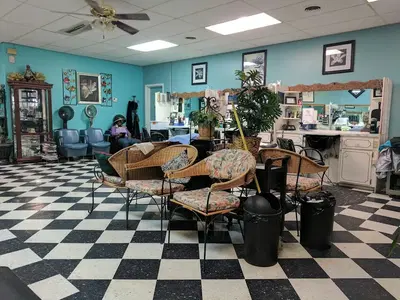 Genders II Salon