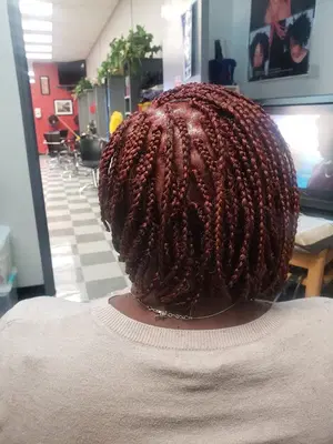 A Quik Change Beauty and Braiding Salon