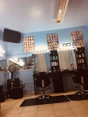 LA CATRACHA SALÓN DE BELLEZA Y BARBERÍA