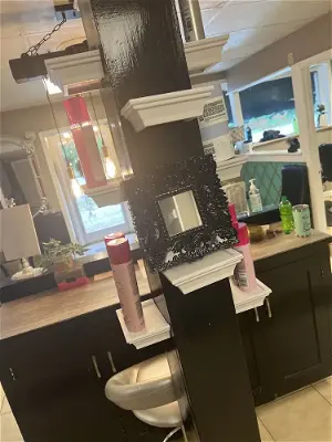 V's Hair Studio