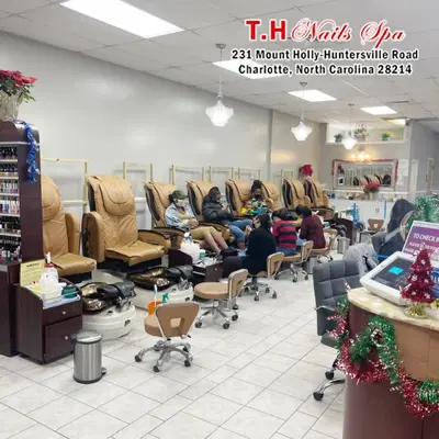 T H Nail Spa