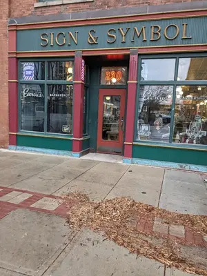 Everett's Barbershop