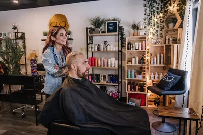 Sol y Sal Salon