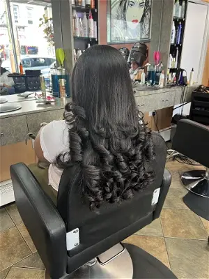 Crailyn’s Dominican Hair Salon