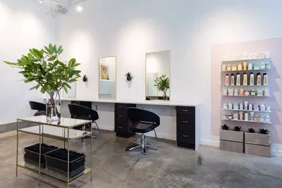 SALON 10N