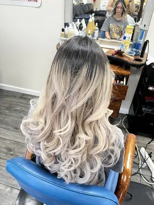 Max's Salon